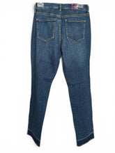 Load image into Gallery viewer, NWT Gloria Vanderbilt Slim Straight Distressed jeans(Destin w/Whiskers)Navy 4R