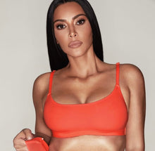 Load image into Gallery viewer, NWT Skims Fits Everybody scoop neck bralette in Neon Coral XXS