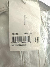 Load image into Gallery viewer, NWT FRAME The Vertical Trinity Crop Jean Blue 32