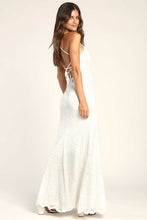 Load image into Gallery viewer, NWOT Lulus Romantic Fantasy White Lace Sleeveless Lace-Up Maxi Dress M