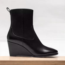 Load image into Gallery viewer, Coach Josephine Bootie Size 8.5 Black