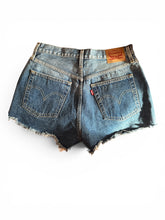 Load image into Gallery viewer, NWT  Levi’s 501° Original Fit High Rise Women’s Shorts Roll Away -Medium Wash 28

