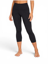 Load image into Gallery viewer, NWT CALIA by Carrie Underwood Black High-Rise Cropped Leggings S
