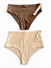 Load image into Gallery viewer, NWT SKIMS Women’s Fits Everybody cheeky brief cocoa &amp; high waisted thong clay Bundle S
