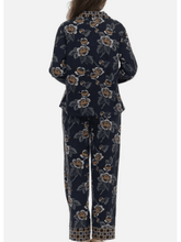 Load image into Gallery viewer, NWT Vera Bradley Womens Notch Collar PJ Set, Leaf Floral, 100% Cotton, S
