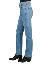 Load image into Gallery viewer, NWT 7 For All Mankind Light Blue Easy Slim Jeans with Knee Rips Size 24
