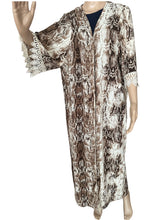 Load image into Gallery viewer, JodiFL Slay all Day Kimono L
