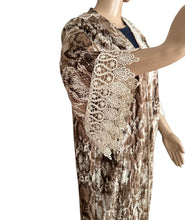 Load image into Gallery viewer, JodiFL Slay all Day Kimono L
