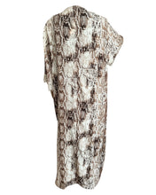 Load image into Gallery viewer, JodiFL Slay all Day Kimono L
