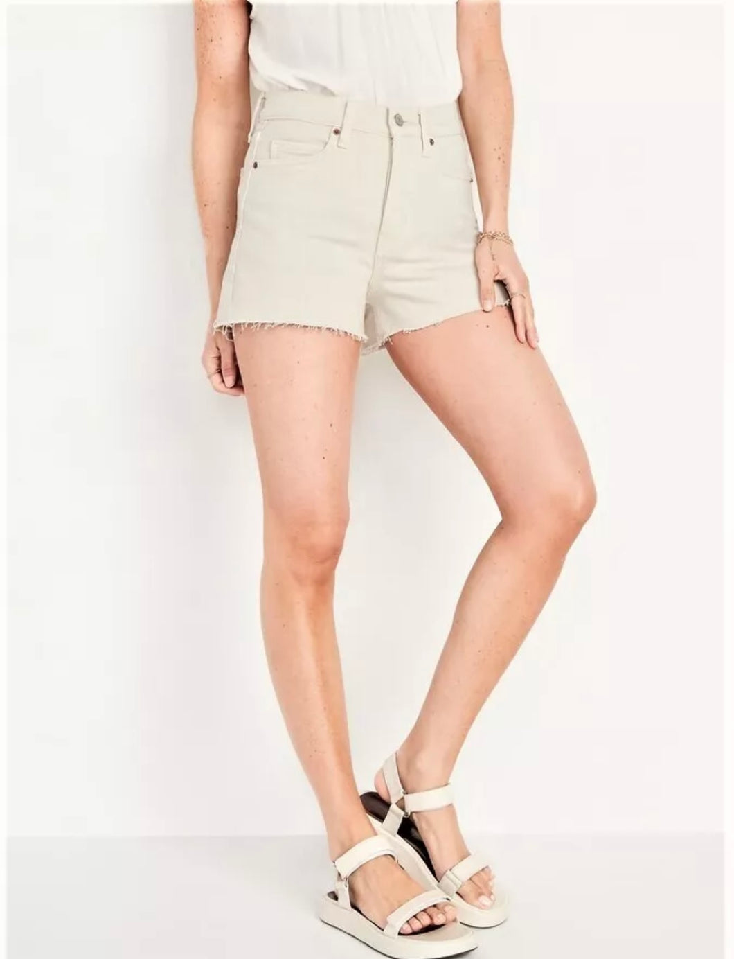 OLD NAVY Higher High Rise Sky-Hi A-Line 3” Inseam Ecru Size 4