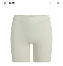 Load image into Gallery viewer, SKIMS Boyfriend Boxer Forest L
