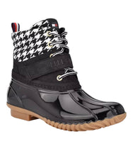 Load image into Gallery viewer, Tommy Hilfiger&#39;s Huski rain boots. Black 8
