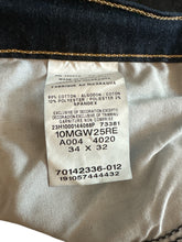 Load image into Gallery viewer, Wrangler Men&#39;s Blue Jeans Regular Fit 34 x 32
