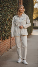 Load and play video in Gallery viewer, NWT Women's Denim Cinched Jacket - Universal Thread Vintage Wash XS
