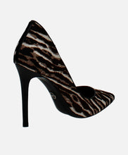 Load image into Gallery viewer, Michael Kors Keke Pump Haircalf 9.5M Gunmetal
