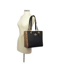 Load image into Gallery viewer, Coach Jes Tote In Signature Canvas
